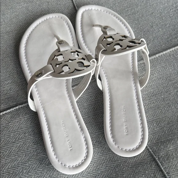 Tory Burch White Miller Logo Thong Sandals - Signature Cutout - Picture 4 of 5